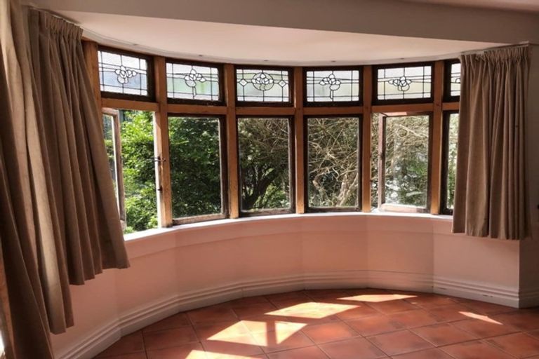 Photo of property in 56 Kelburn Parade, Kelburn, Wellington, 6012