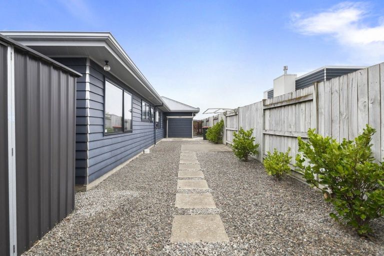 Photo of property in 9 Saint Heliers Grove, Fitzherbert, Palmerston North, 4410