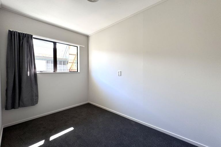 Photo of property in 1 Pinedale Parade, Milson, Palmerston North, 4414