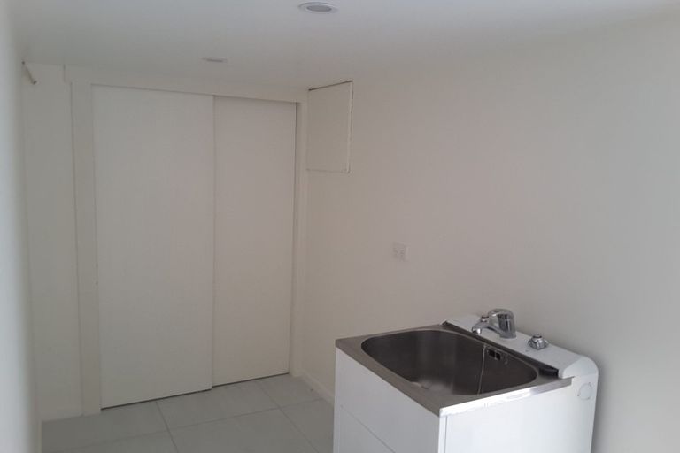 Photo of property in 2/128 Aberdeen Road, Campbells Bay, Auckland, 0620