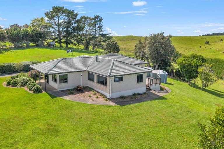 Photo of property in 13 Taipa View Road, Taipa, 0483