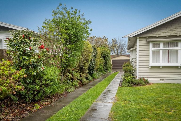 Photo of property in 6 Nortons Road, Avonhead, Christchurch, 8042