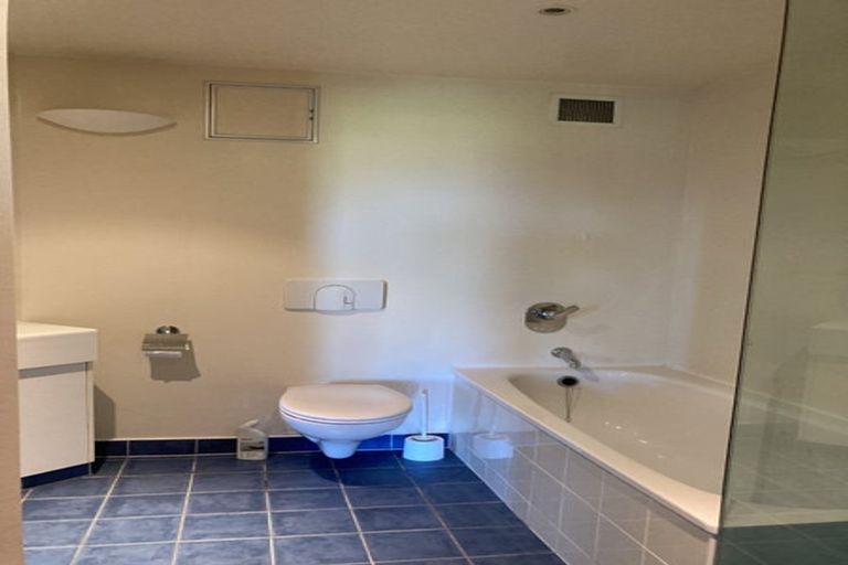 Photo of property in 8/80 Salamanca Road, Kelburn, Wellington, 6012