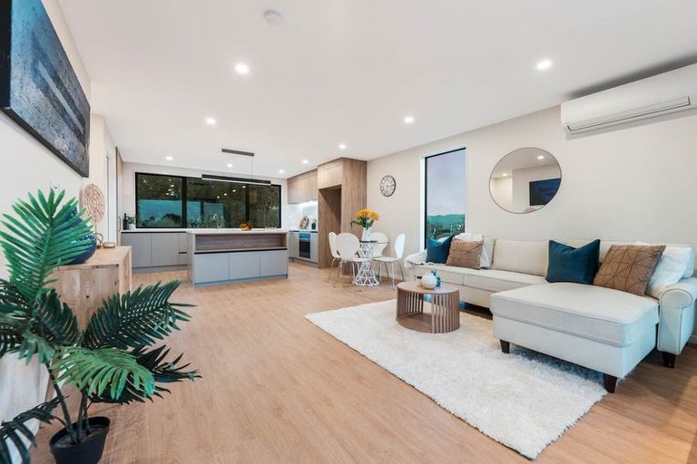 Photo of property in 4202d Great North Road, Glendene, Auckland, 0602