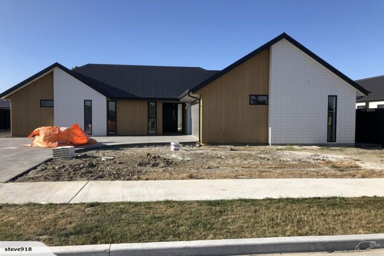 Photo of property in 16 Chatsworth Avenue, Rangiora, 7400