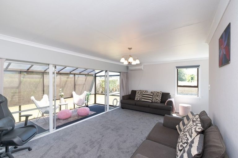 Photo of property in 15 Montjoy Street, Stratford, 4332