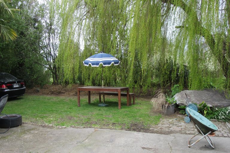 Photo of property in 12 Oxford Street, Waimate, 7924