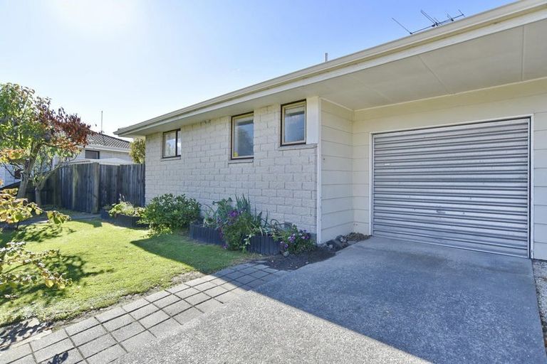 Photo of property in 1/17 Castile Place, Belfast, Christchurch, 8051