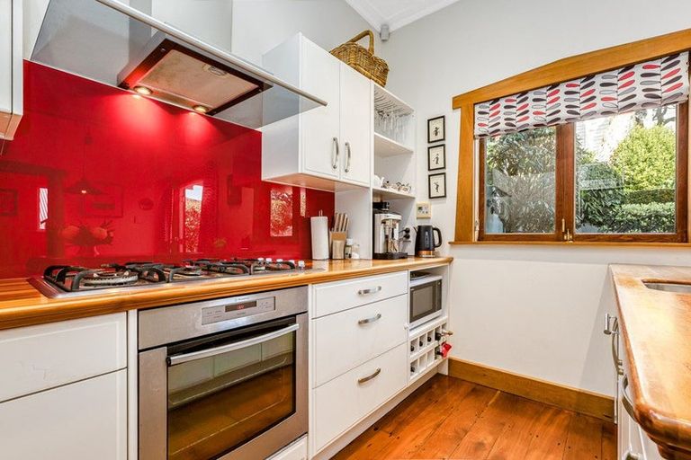 Photo of property in 9 Dover Street, Island Bay, Wellington, 6023