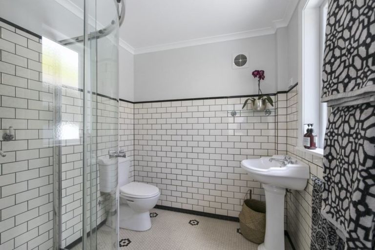Photo of property in 39 Penrose Street, Woburn, Lower Hutt, 5010