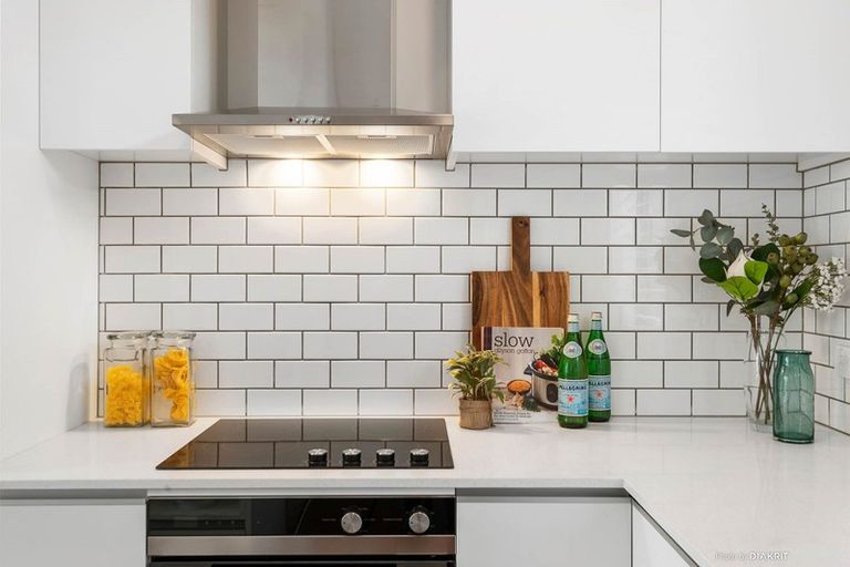 Photo of property in 1/62 Spenmoor Street, Newlands, Wellington, 6037