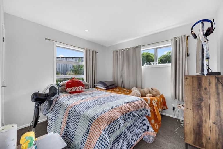 Photo of property in 28 Sunstone Crescent, Brown Owl, Upper Hutt, 5018