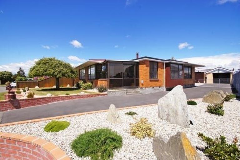 Photo of property in 61 Denise Crescent, Hornby, Christchurch, 8042