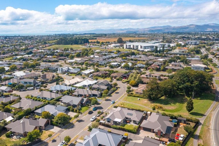 Photo of property in 27 Reka Street, Parklands, Christchurch, 8083