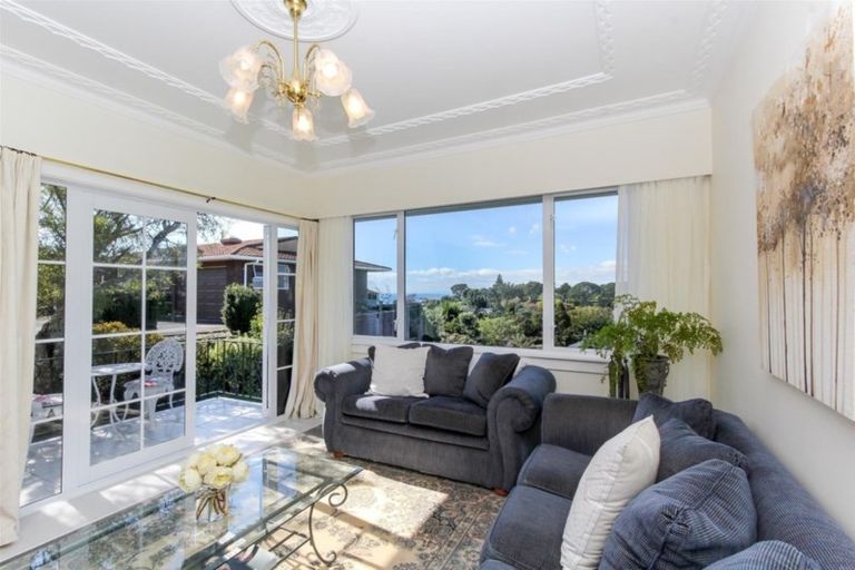 Photo of property in 114 Belt Road, New Plymouth, 4310