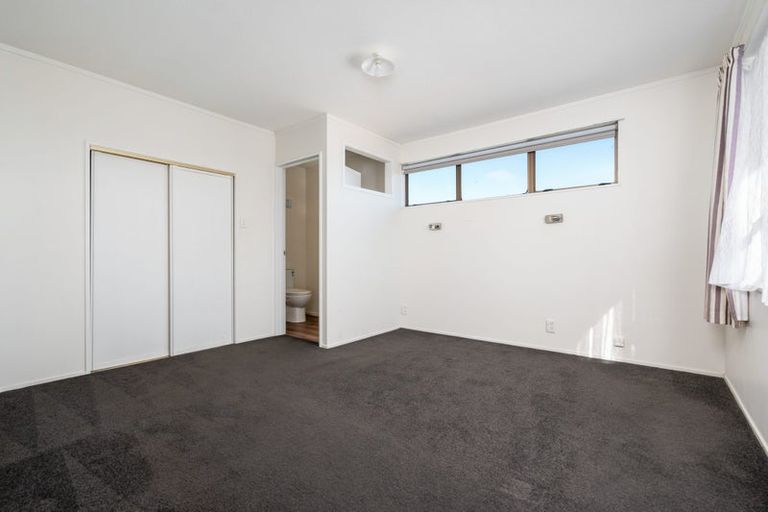 Photo of property in 33 Cotswold Avenue, Bishopdale, Christchurch, 8053