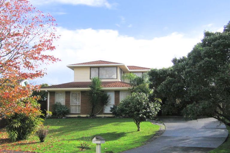 Photo of property in 13 Maroubra Place, Botany Downs, Auckland, 2010