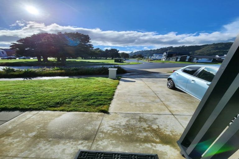 Photo of property in 7 Mawai Hakona Drive, Wallaceville, Upper Hutt, 5018