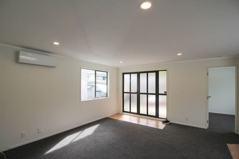 Photo of property in 5 Janese Place, Weymouth, Auckland, 2103