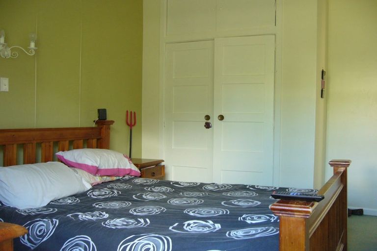 Photo of property in 2/25 Clifton Terrace, Kelburn, Wellington, 6012