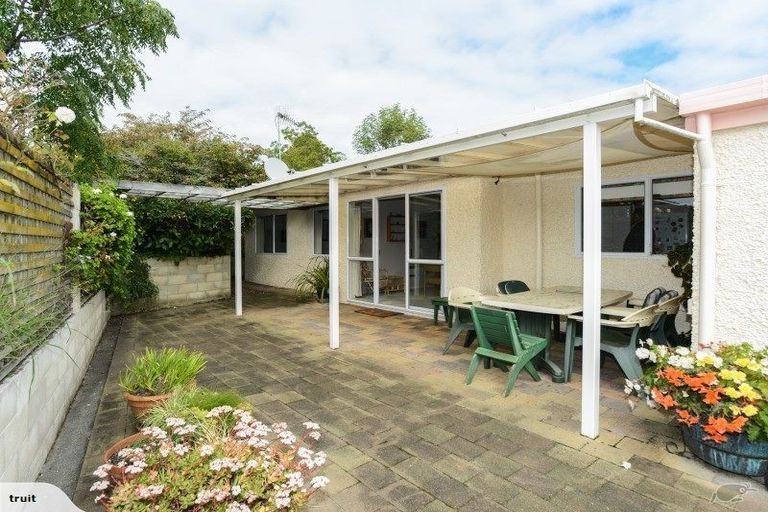Photo of property in Busby Hill, Havelock North, 4130