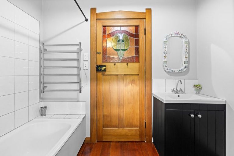 Photo of property in 46 Palmerston Road, Havelock North, 4130