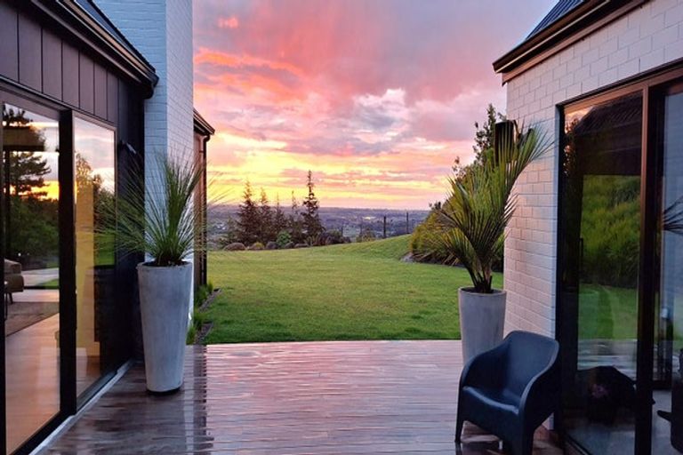 Photo of property in 46 Harry Dreadon Road, Opaheke, Papakura, 2584