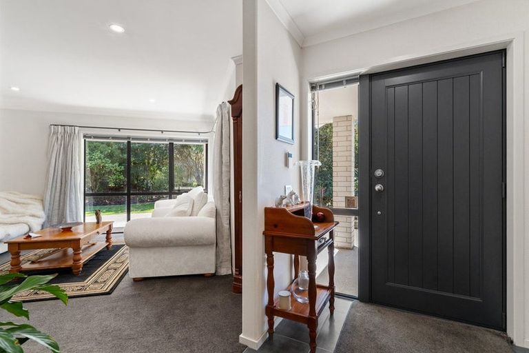 Photo of property in 7 The Glade, Carterton, 5713