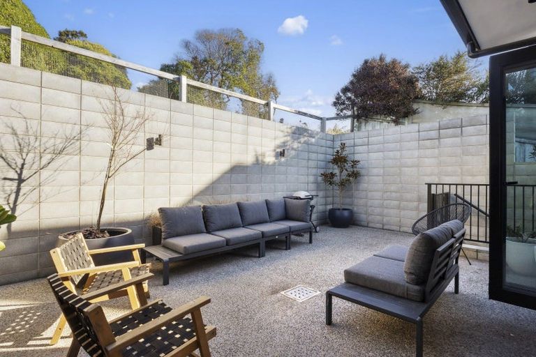 Photo of property in 1/2 Clayton Street, Saint Clair, Dunedin, 9012