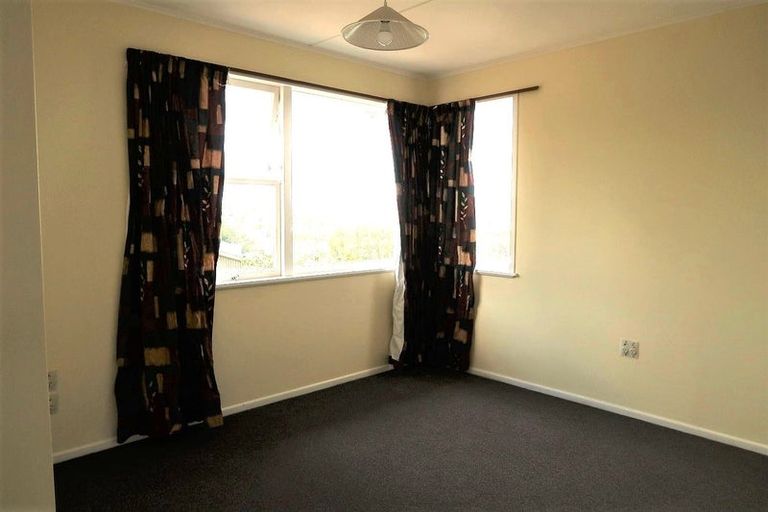 Photo of property in 44 Acacia Avenue, Maungaraki, Lower Hutt, 5010