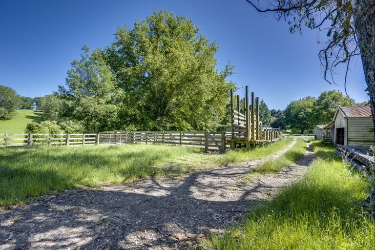 Photo of property in 2412 Kahuranaki Road, Elsthorpe, Havelock North, 4295