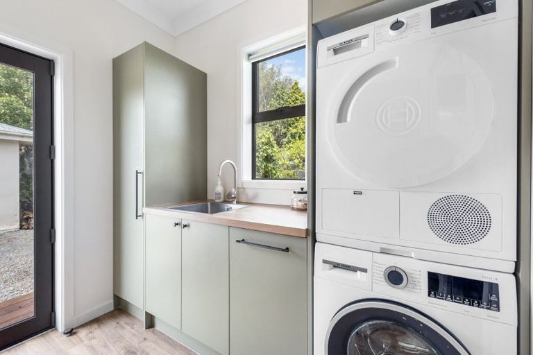 Photo of property in 109 Seaward Road, Edendale, 9825