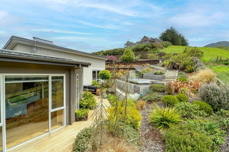 Photo of property in 19 Glendermid Close, Sawyers Bay, Port Chalmers, 9023