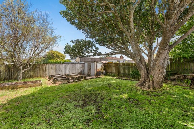 Photo of property in 27 Rospeath Crescent, Spotswood, New Plymouth, 4310
