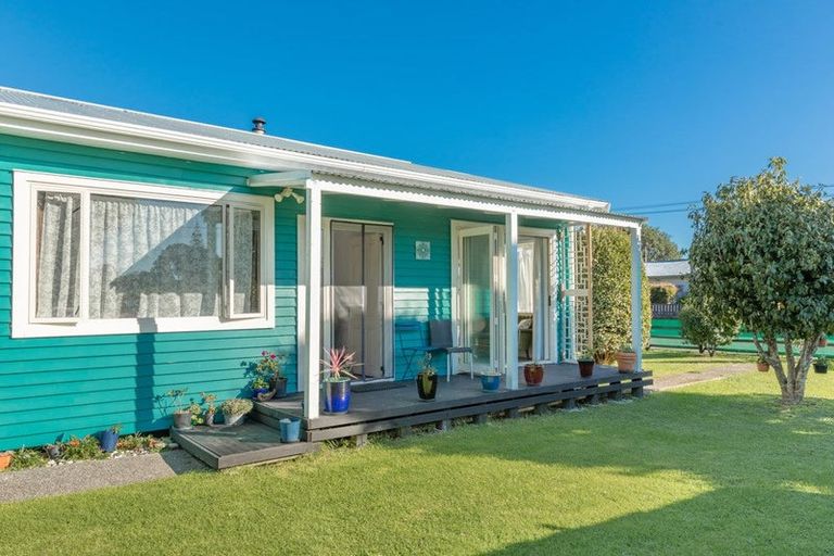 Photo of property in 2 Curtis Street, Hector, 7822