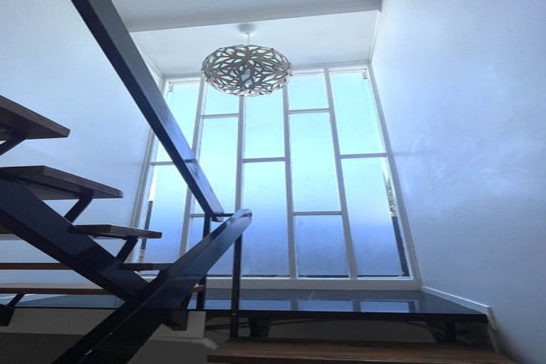 Photo of property in 1/53 Seaview Road, Castor Bay, Auckland, 0620