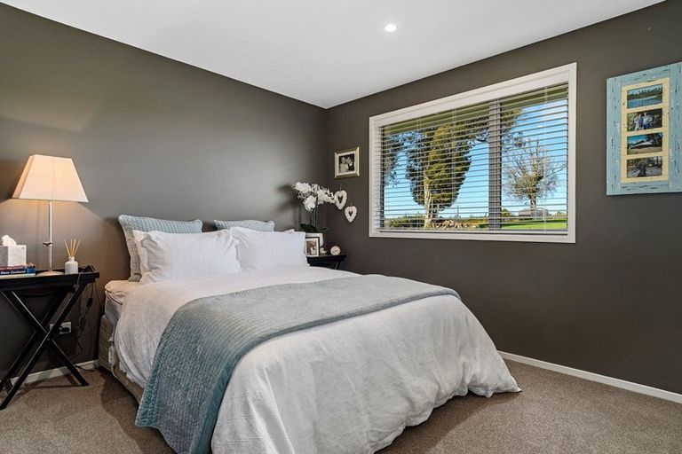 Photo of property in 12 Sarona Park Drive, Omanawa, Tauranga, 3171