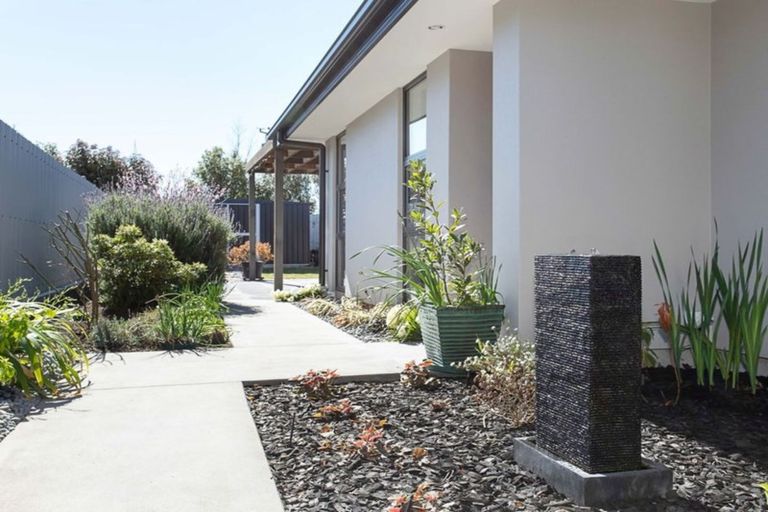 Photo of property in 93 Bickerton Street, Wainoni, Christchurch, 8061