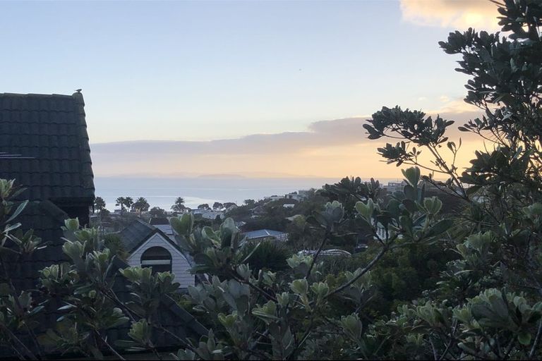 Photo of property in 1/194 Whangaparaoa Road, Red Beach, 0932