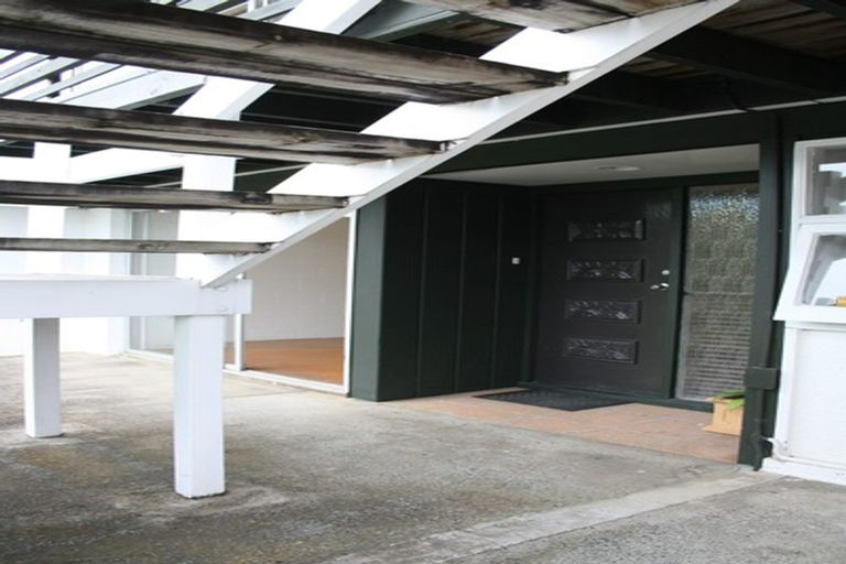 Photo of property in 4 Gerwyn Place, Pakuranga Heights, Auckland, 2010