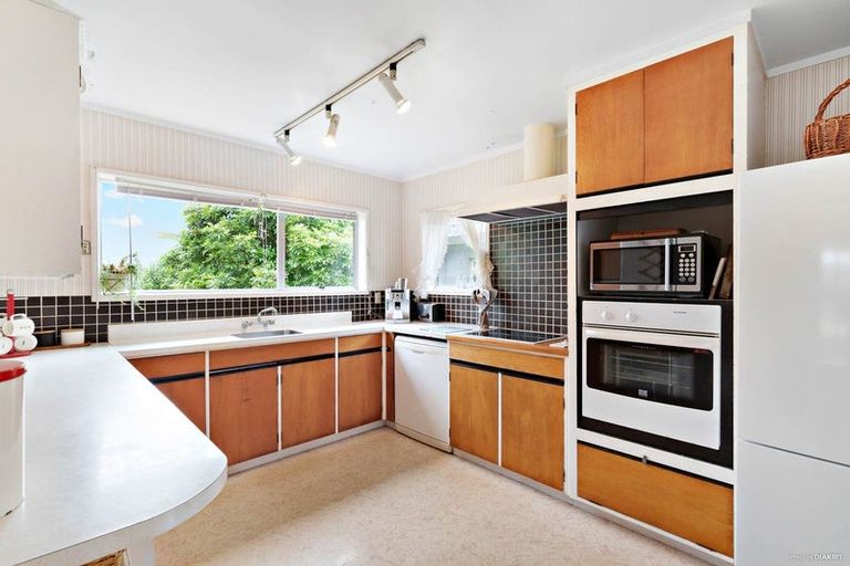 Photo of property in 108 Sunset Road, Unsworth Heights, Auckland, 0632