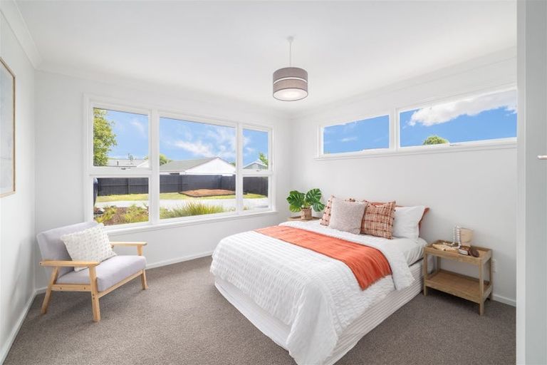 Photo of property in 100 Avondale Road, Avondale, Christchurch, 8061