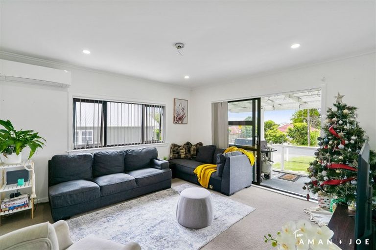 Photo of property in 22 Netherlands Avenue, Kelston, Auckland, 0602