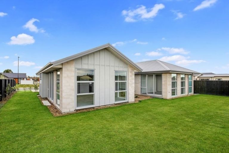 Photo of property in 37 Westpark Boulevard, Rangiora, 7400