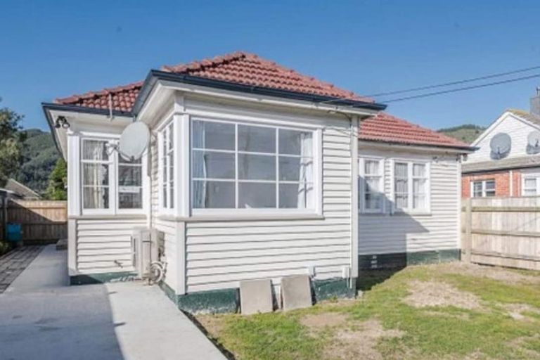 Photo of property in 220 Naenae Road, Naenae, Lower Hutt, 5011