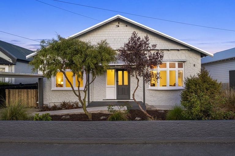 Photo of property in 19 West Avenue, Saint Clair, Dunedin, 9012