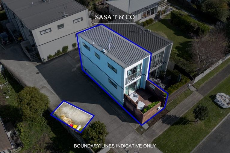 Photo of property in 2/16 Putini Road, Mangere Bridge, Auckland, 2022