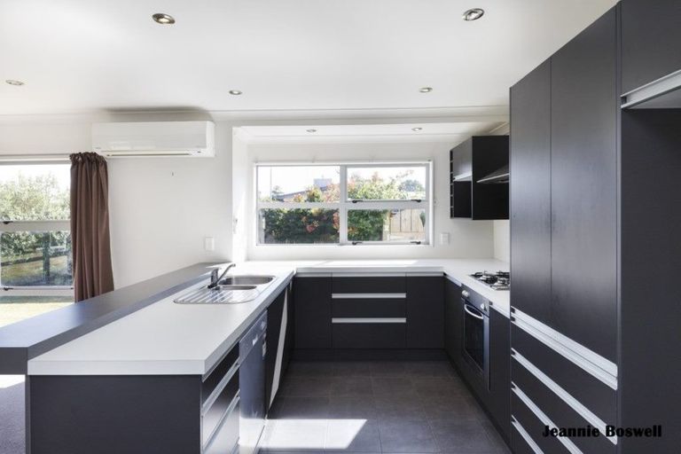 Photo of property in 2 Millbrook Place, Ashhurst, 4810