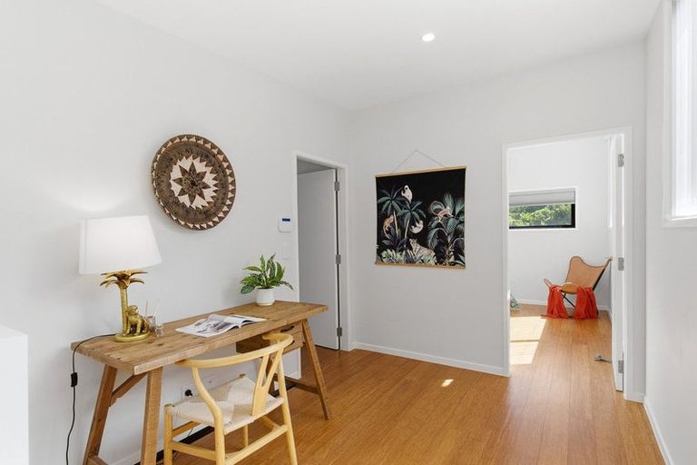 Photo of property in 1 Ara Haewai, Houghton Bay, Wellington, 6023