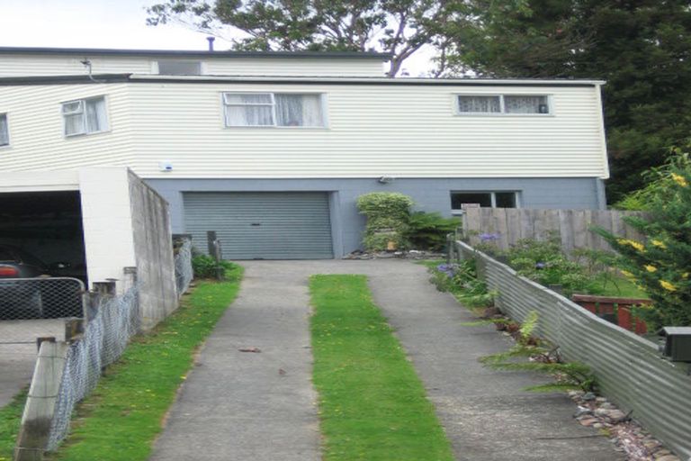 Photo of property in 120 Norana Road, Timberlea, Upper Hutt, 5018
